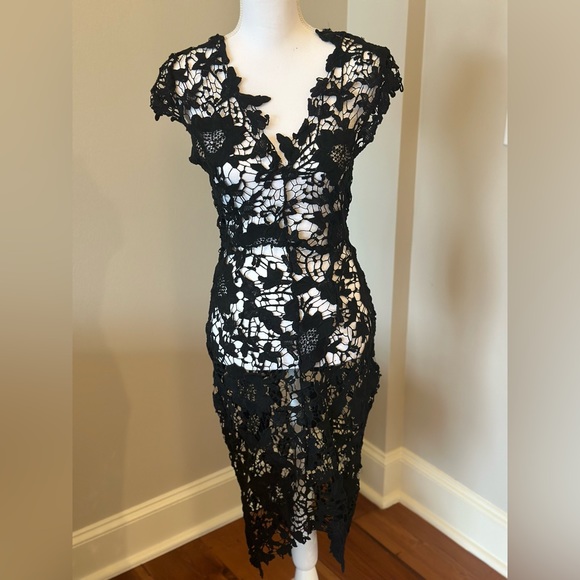 Sheer lace dress - Picture 1 of 3